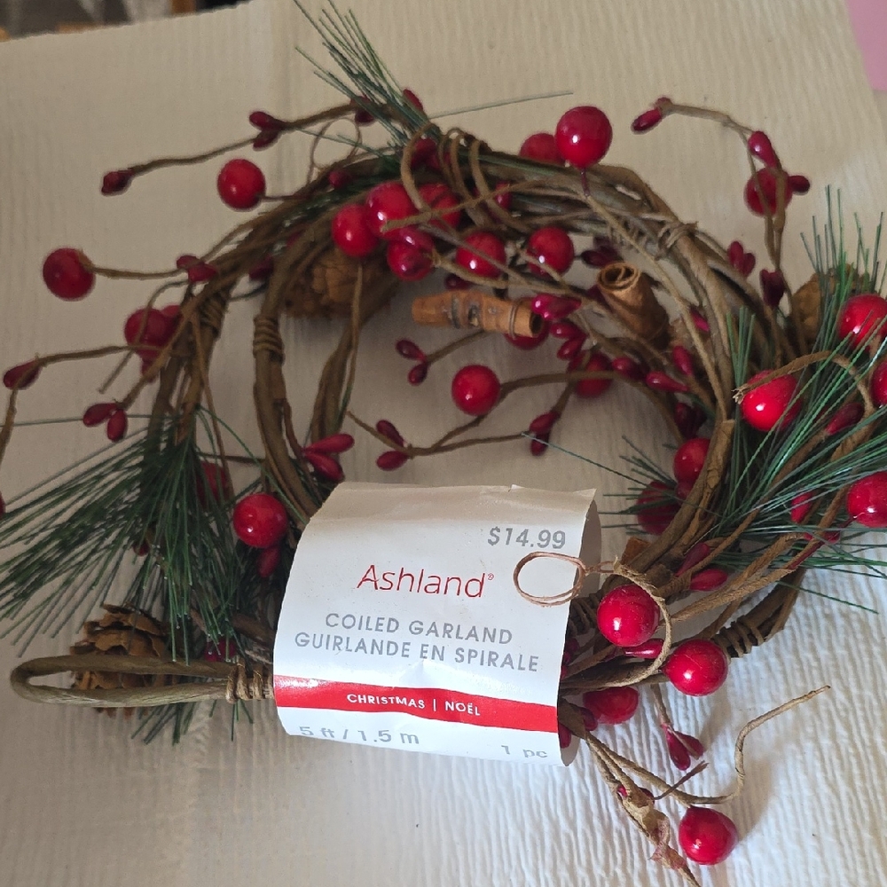 Ashland Red Berry and Green Pine Coiled Garland